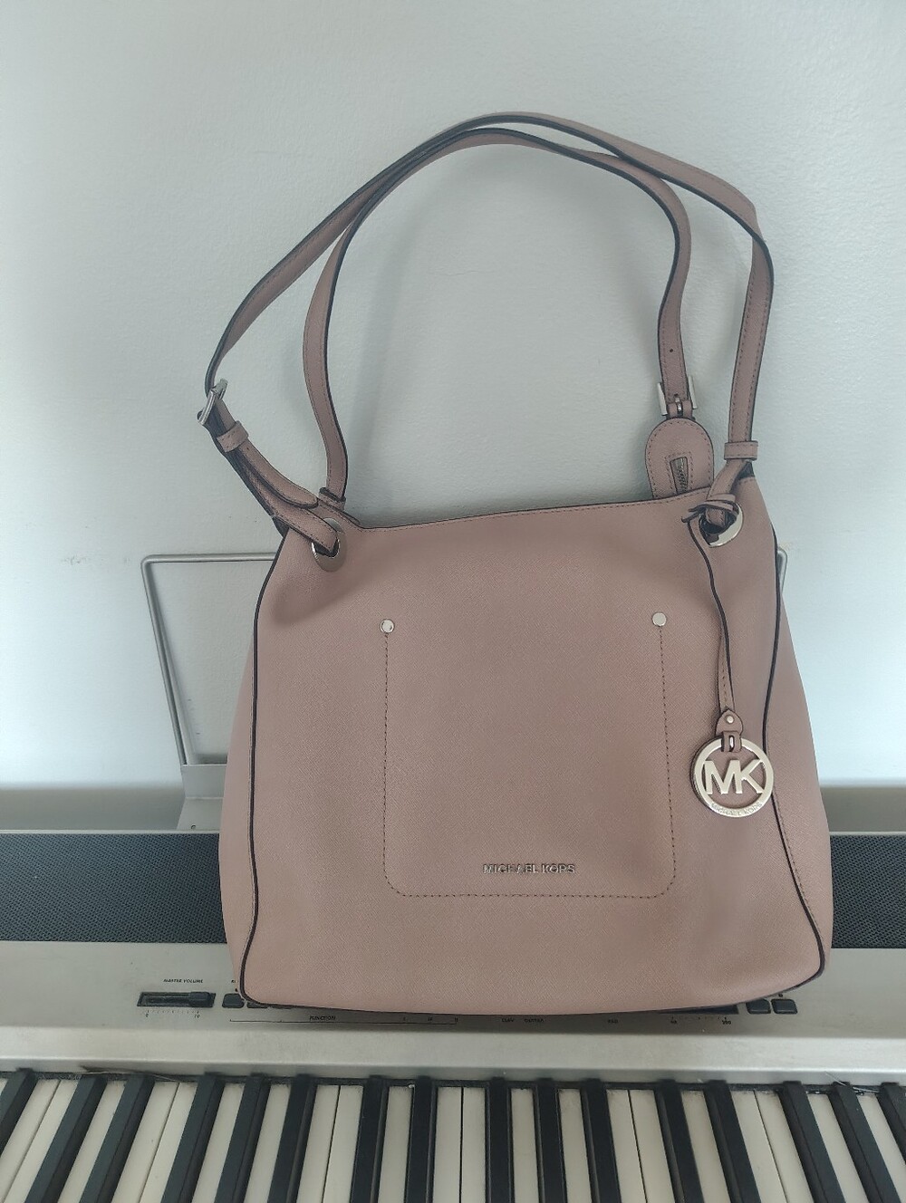 Michael Kors Walsh Medium Purse